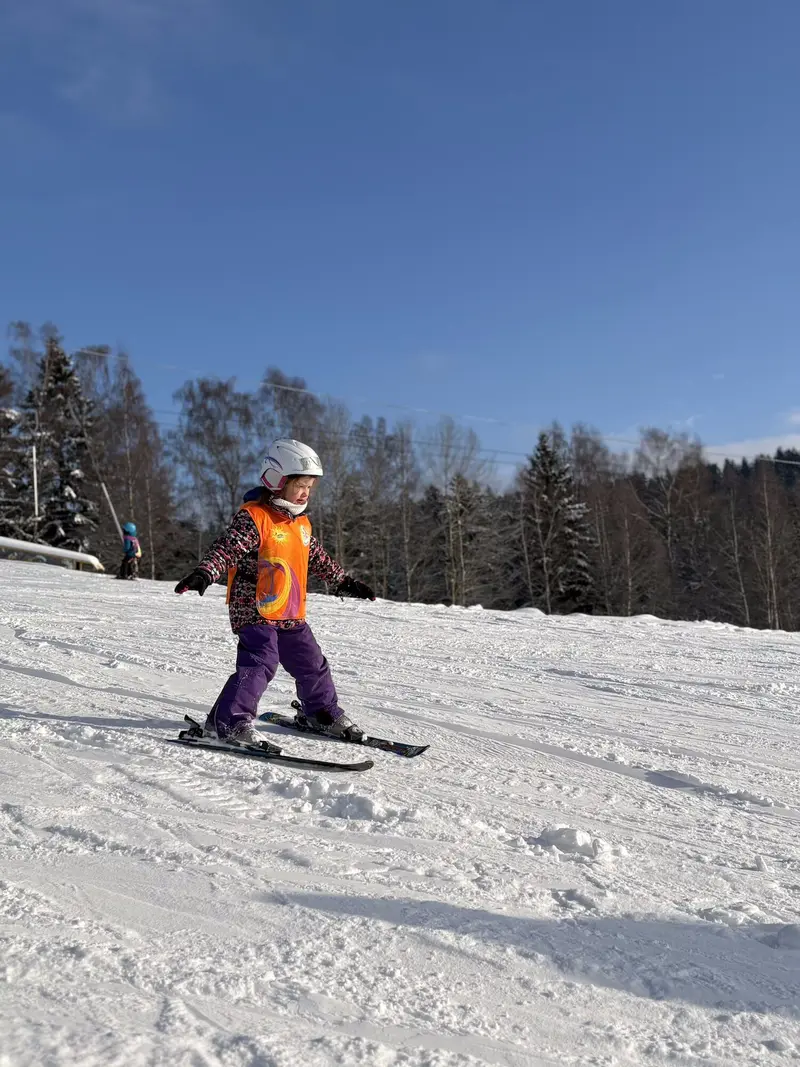 Školka na sněhu